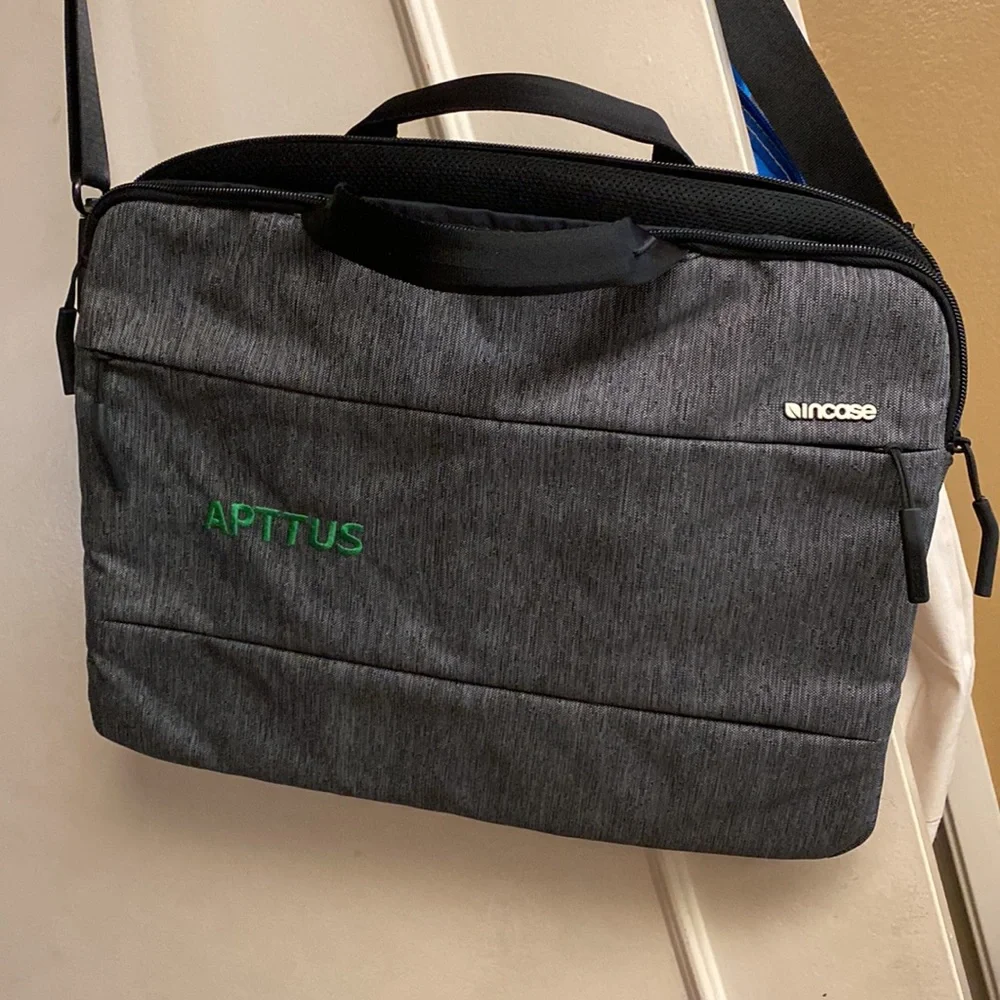 Incas Apttus Brand New Lop-Top Bag size 15x11x2.5